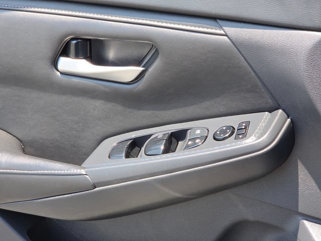 Used 2024 Nissan Sentra SV FWD image 28