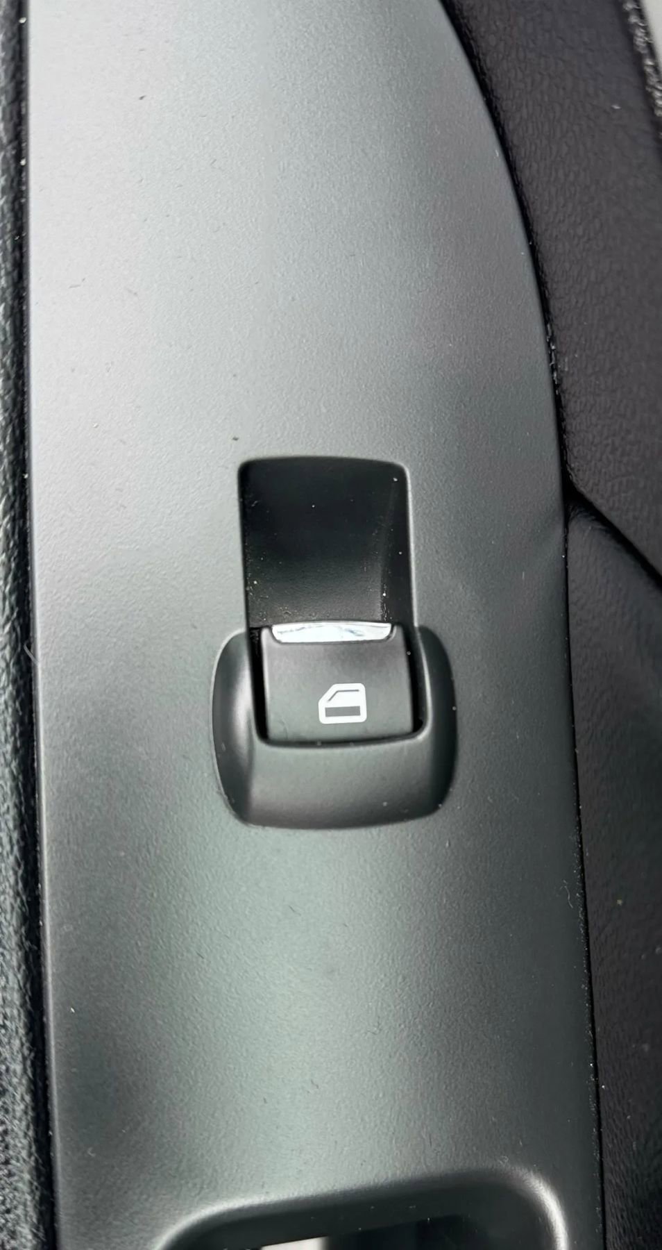 Used 2016 Ford Explorer XLT image 42