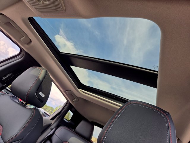 New 2027 Nissan Kicks SR w/ SR Premium Package FWD image 10