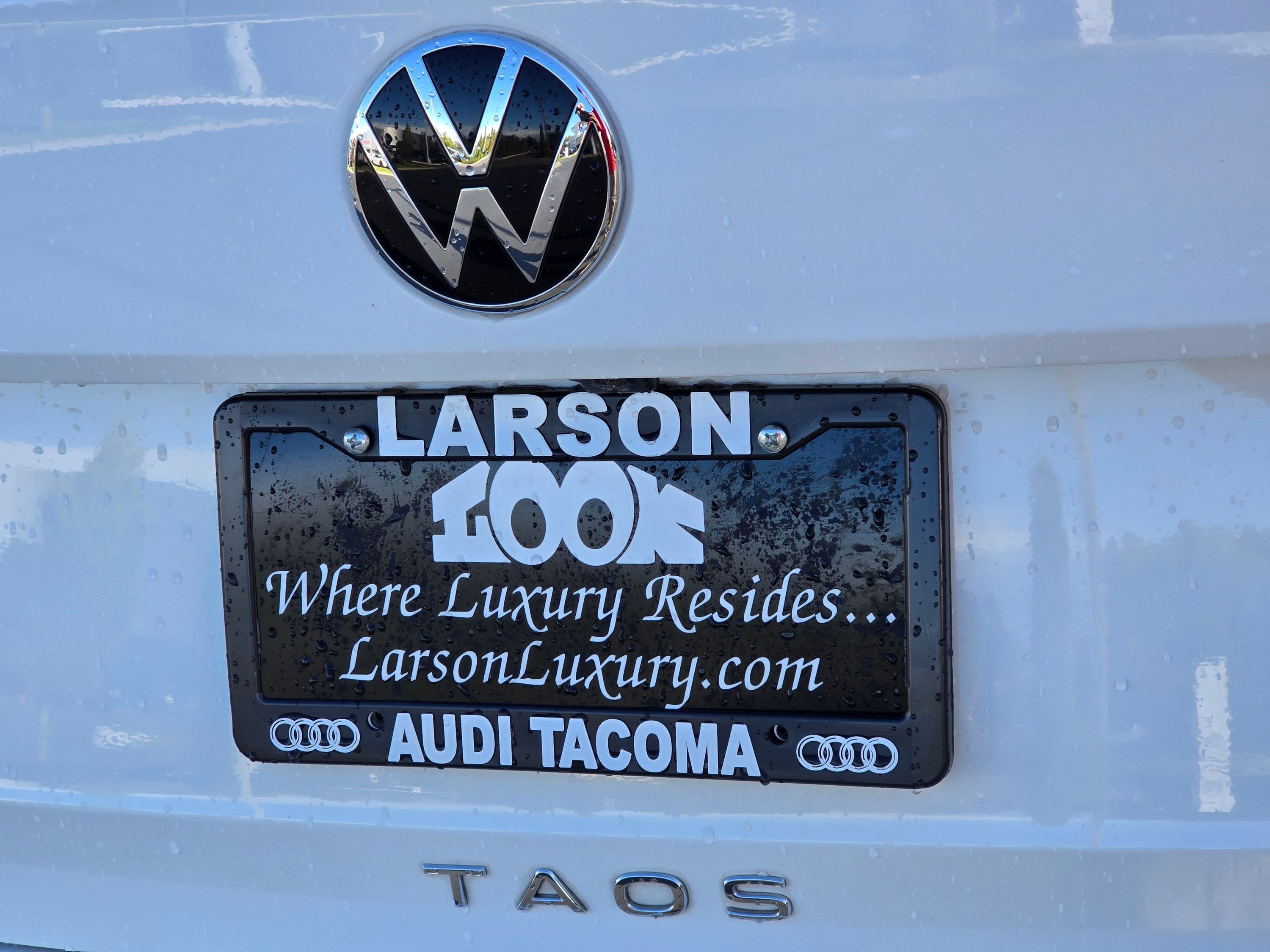 Used 2023 Volkswagen Taos SE w/ Panoramic Sunroof Package AWD/4WD image 31