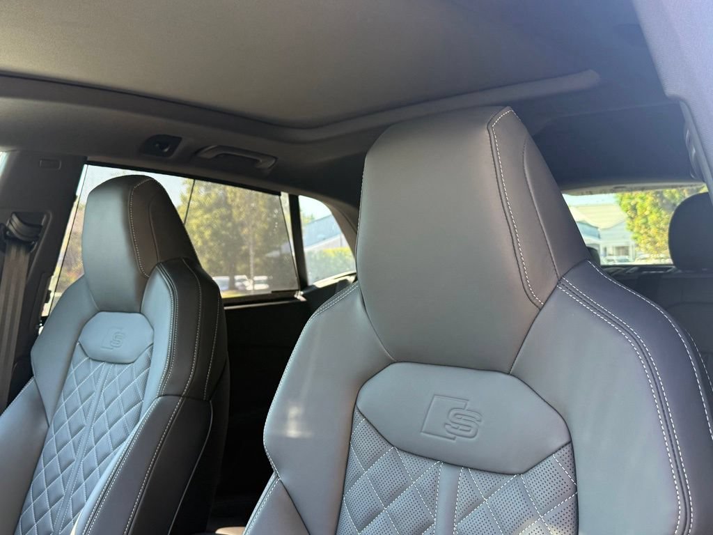 New 2026 Audi SQ8 Premium Plus AWD/4WD image 31