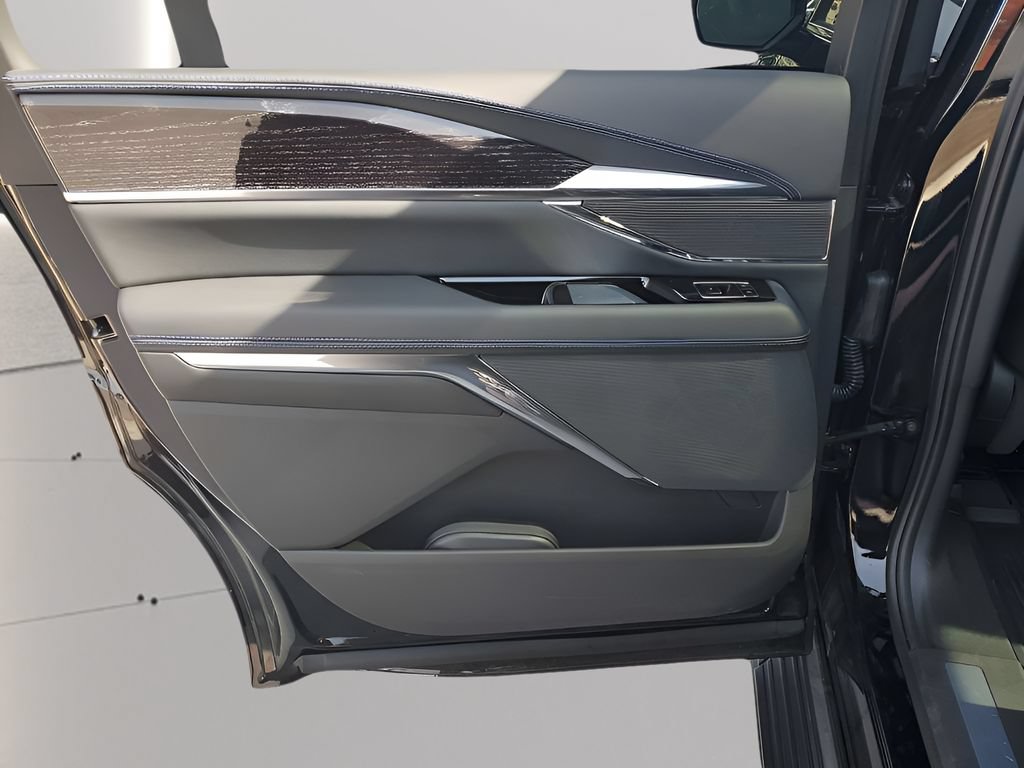 New 2026 Cadillac Escalade IQL Luxury w/ LPO, Floor Liner Package AWD/4WD image 26