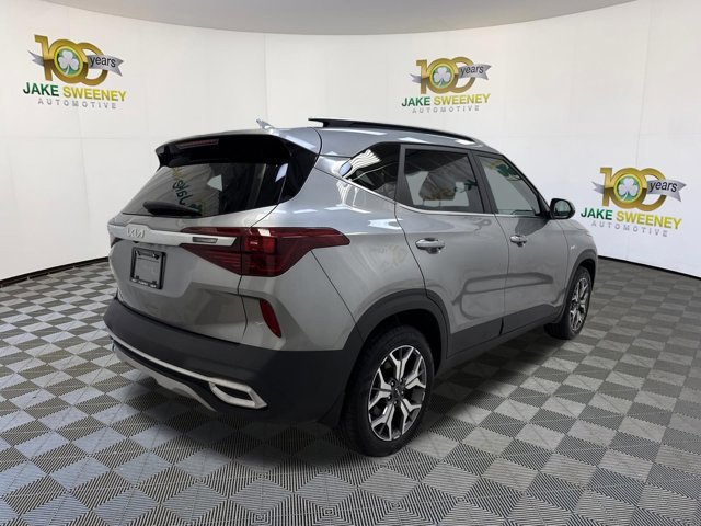 Used 2023 Kia Seltos EX image 10