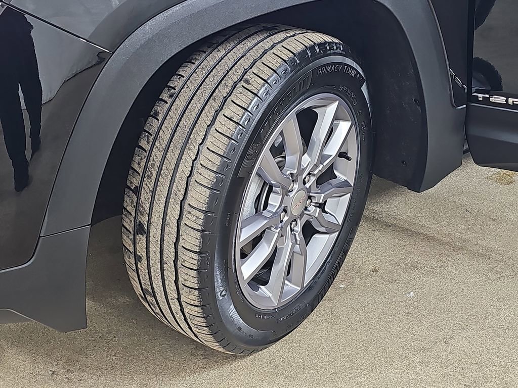 Certified 2024 GMC Terrain SLT w/ LPO, Floor Liner Package image 38