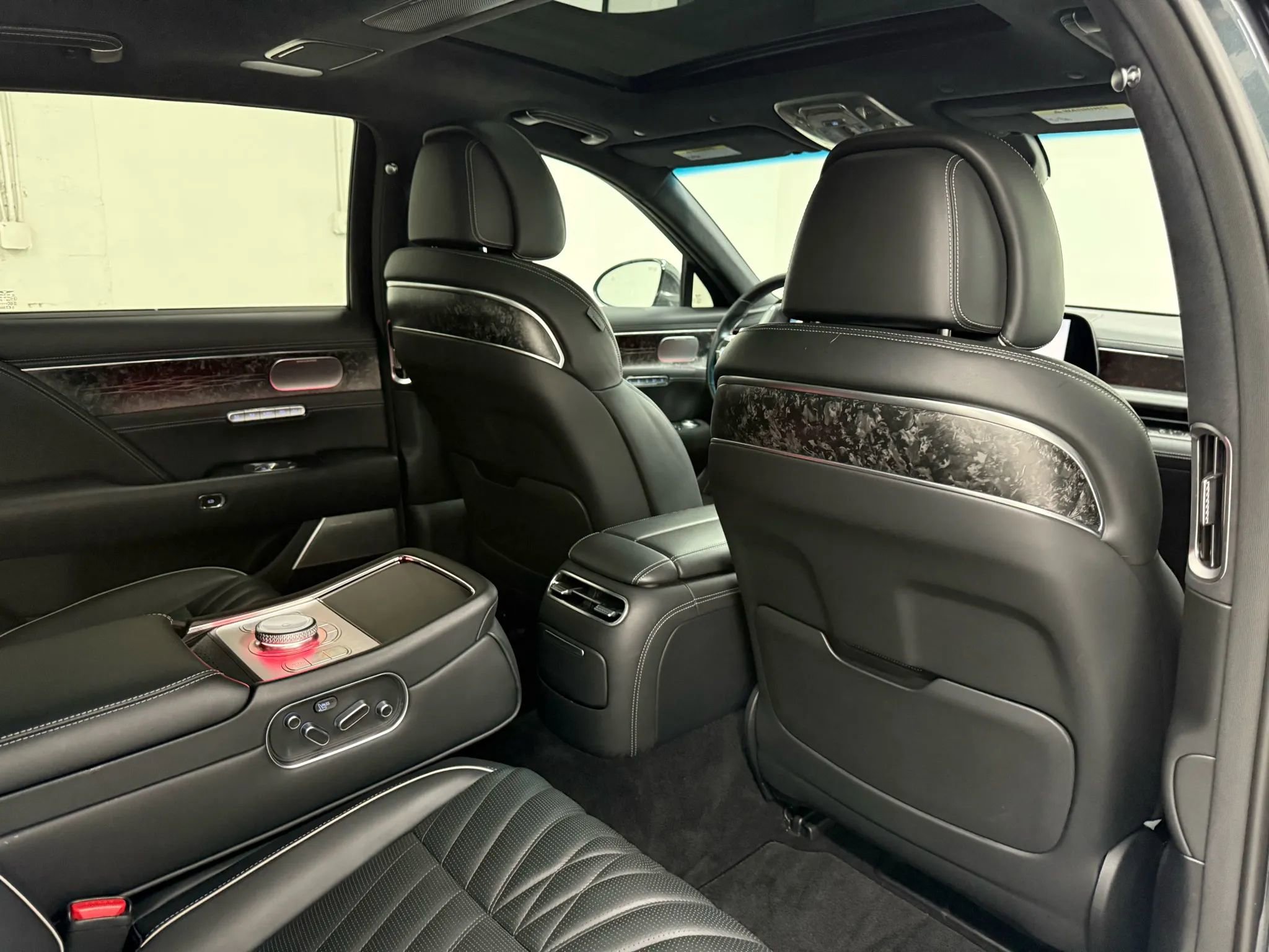 Used 2023 Genesis G90 3.5T image 15