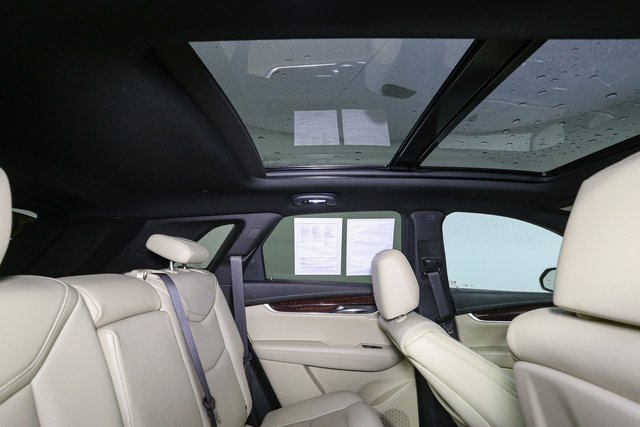 Used 2017 Cadillac XT5 Luxury w/ Driver Awareness Package image 20