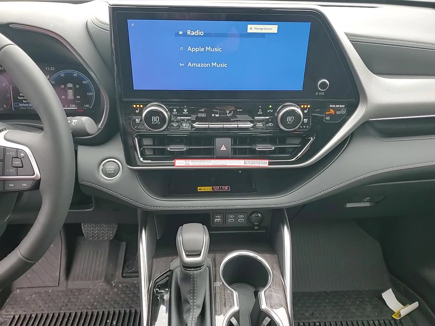 New 2025 Toyota Highlander Platinum image 17