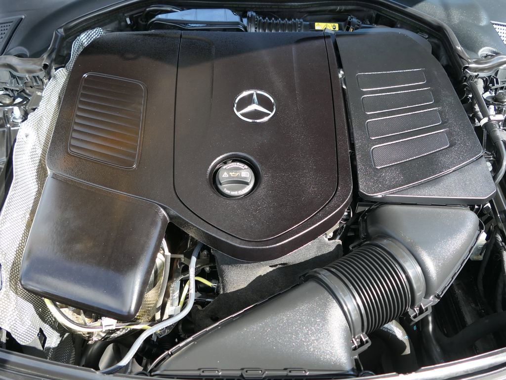 Used 2025 Mercedes-Benz C 300 4MATIC Sedan image 31
