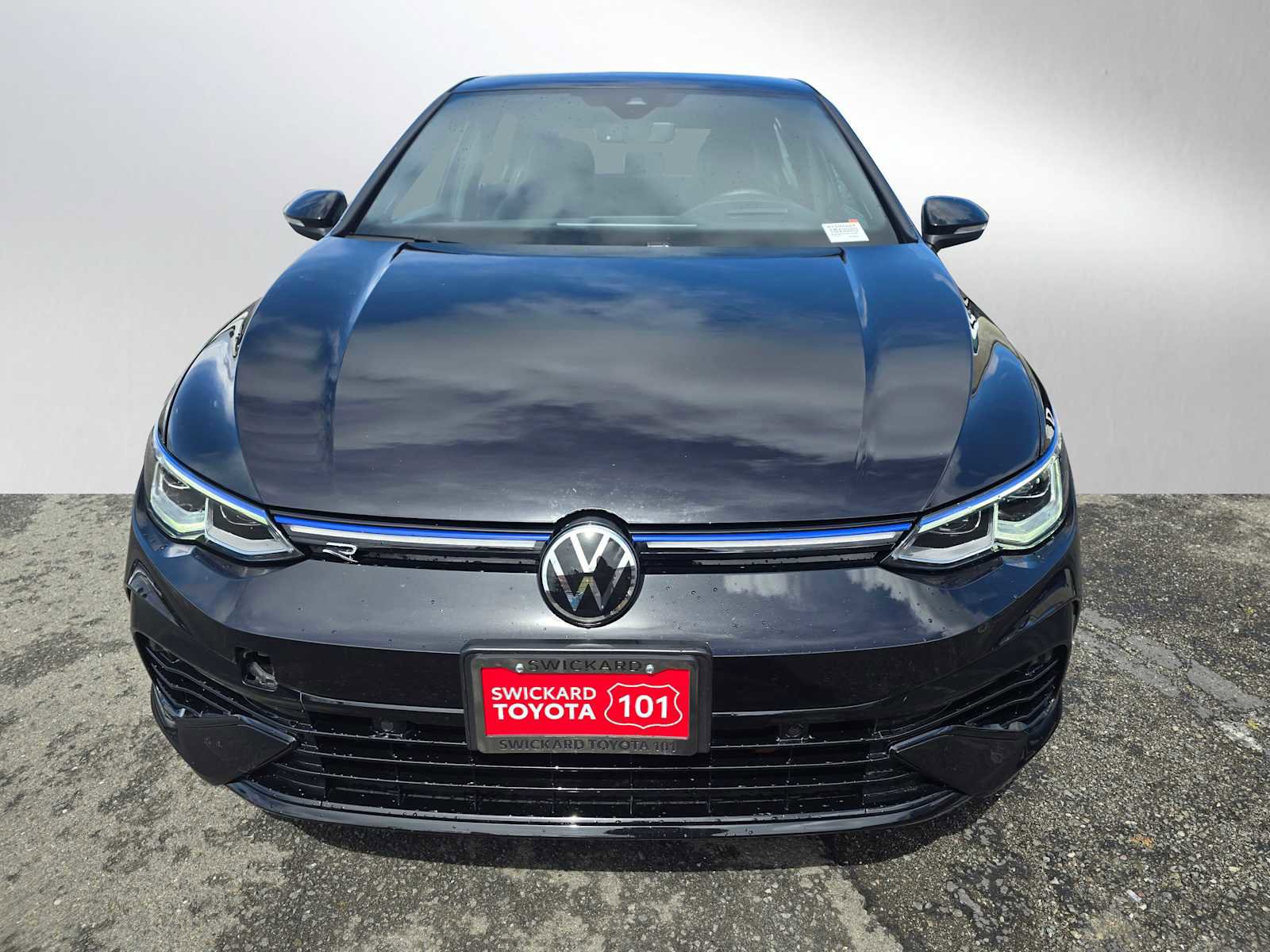 Used 2022 Volkswagen Golf R image 8