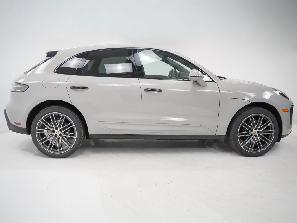Certified 2026 Porsche Macan S AWD/4WD image 9