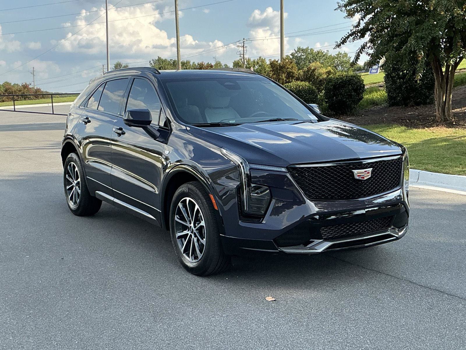 Used 2025 Cadillac XT4 Sport FWD image 7