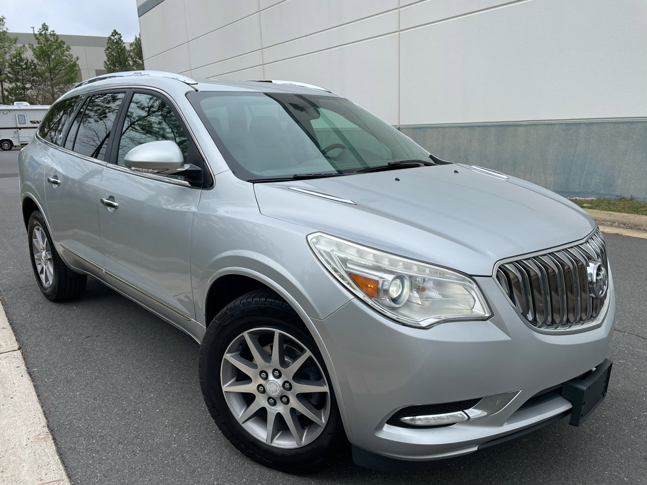 Used 2013 Buick Enclave Leather image 1