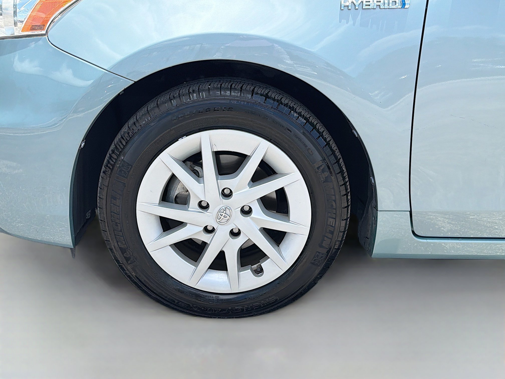 Used 2014 Toyota Prius V Two FWD image 39