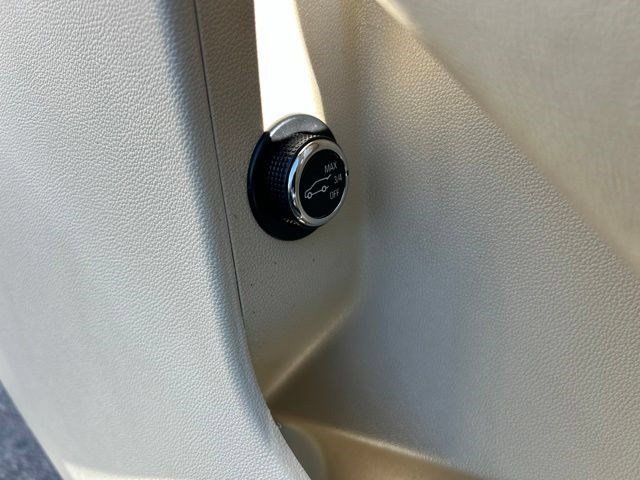 Used 2018 Cadillac XT5 Luxury w/ Driver Awareness Package AWD/4WD image 14