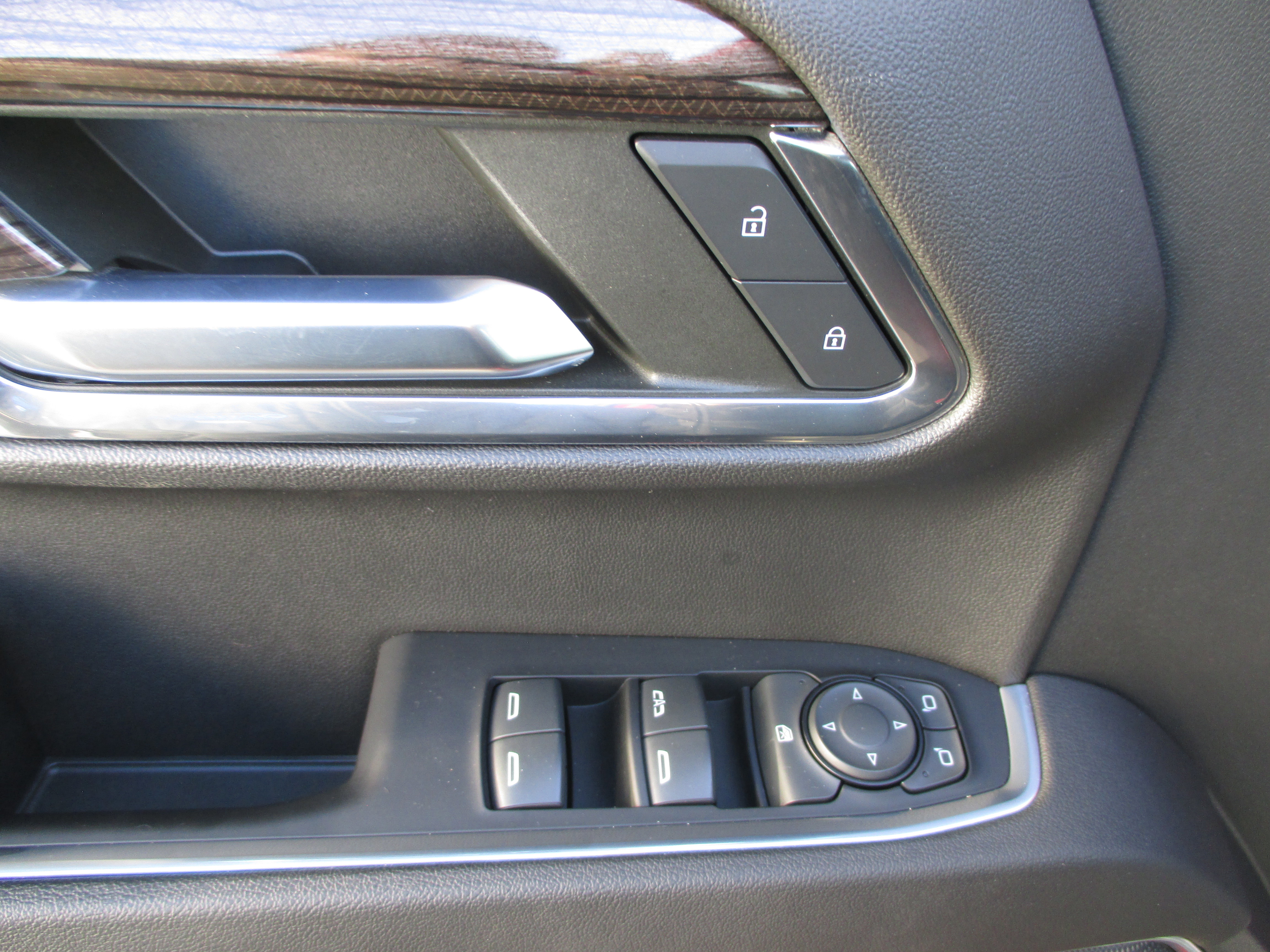 Used 2022 Chevrolet Silverado 1500 LT Trail Boss w/ Protection Package image 12