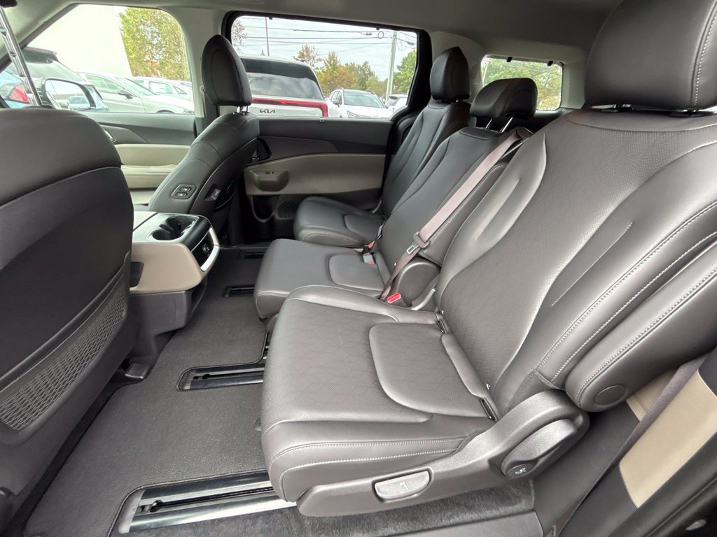 Certified 2026 Kia Carnival EX FWD image 18