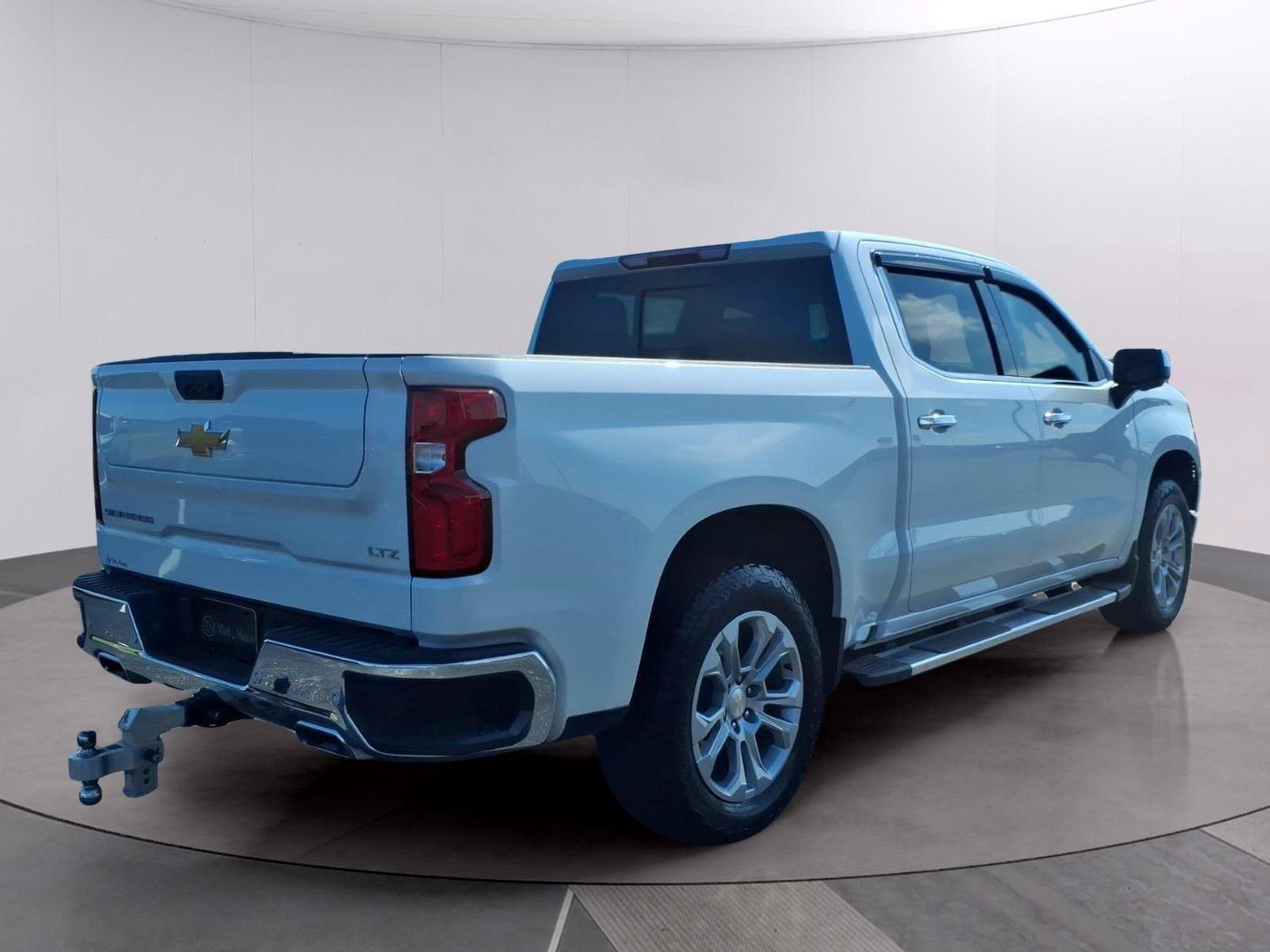 Used 2024 Chevrolet Silverado 1500 LTZ w/ LTZ Convenience Package II AWD/4WD image 5