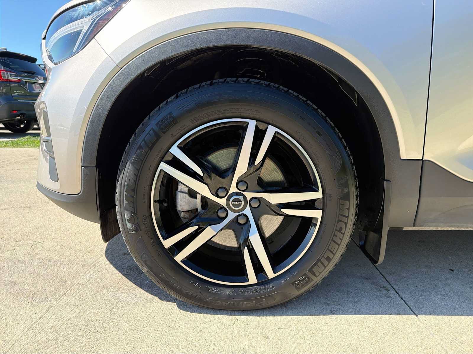 Used 2023 Volvo XC40 B5 Core w/ Convenience Package AWD/4WD image 10