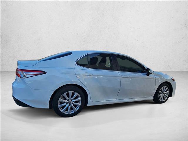 Used 2020 Toyota Camry LE image 5