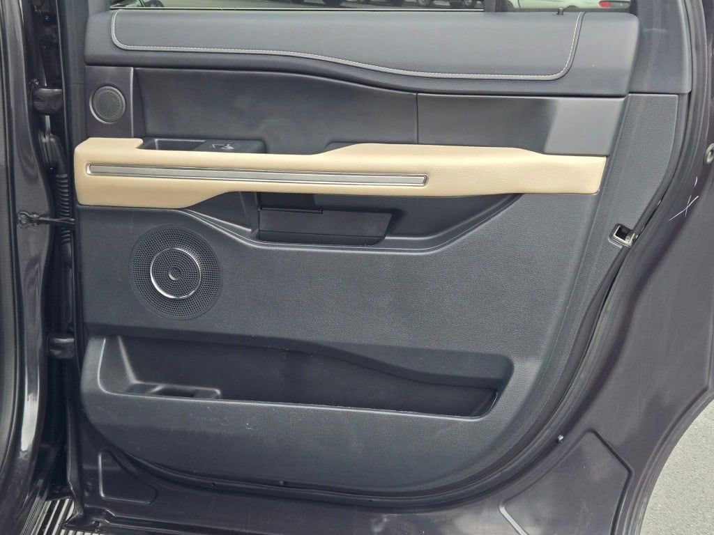Used 2024 Ford Expedition Max Limited image 10