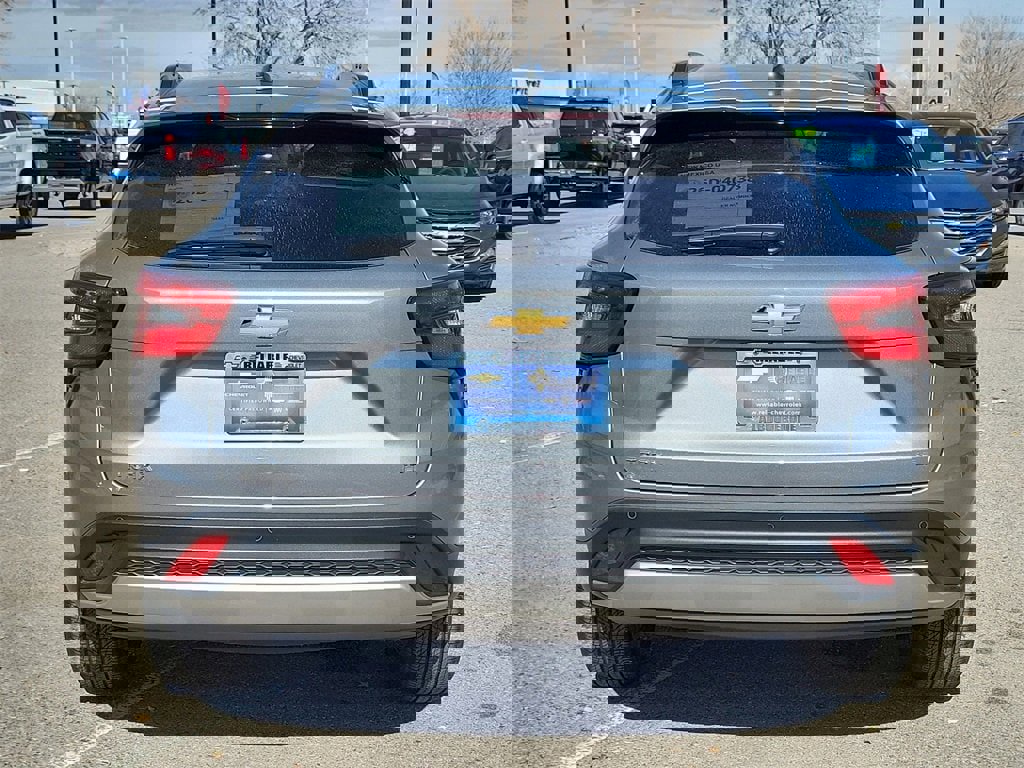 Certified 2025 Chevrolet Trax LT w/ Driver Confidence Package image 10