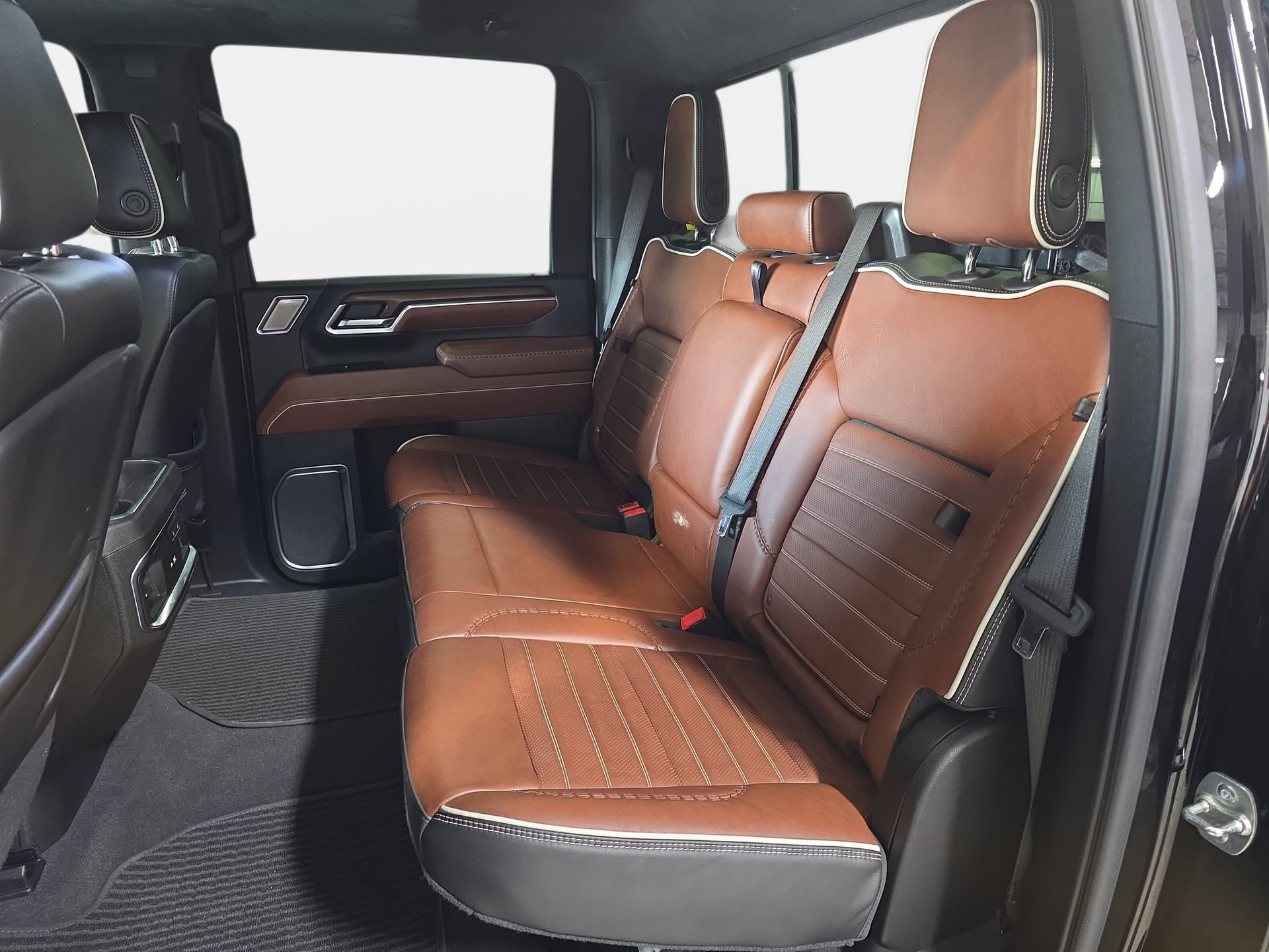 Used 2025 GMC Sierra 2500 Denali Ultimate w/ Max Trailering Package AWD/4WD image 14