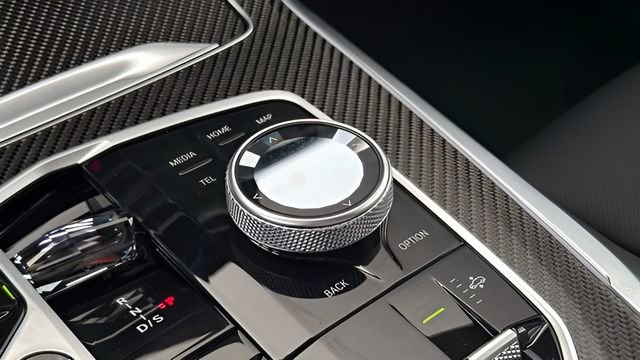 Used 2026 BMW X7 M60i image 85