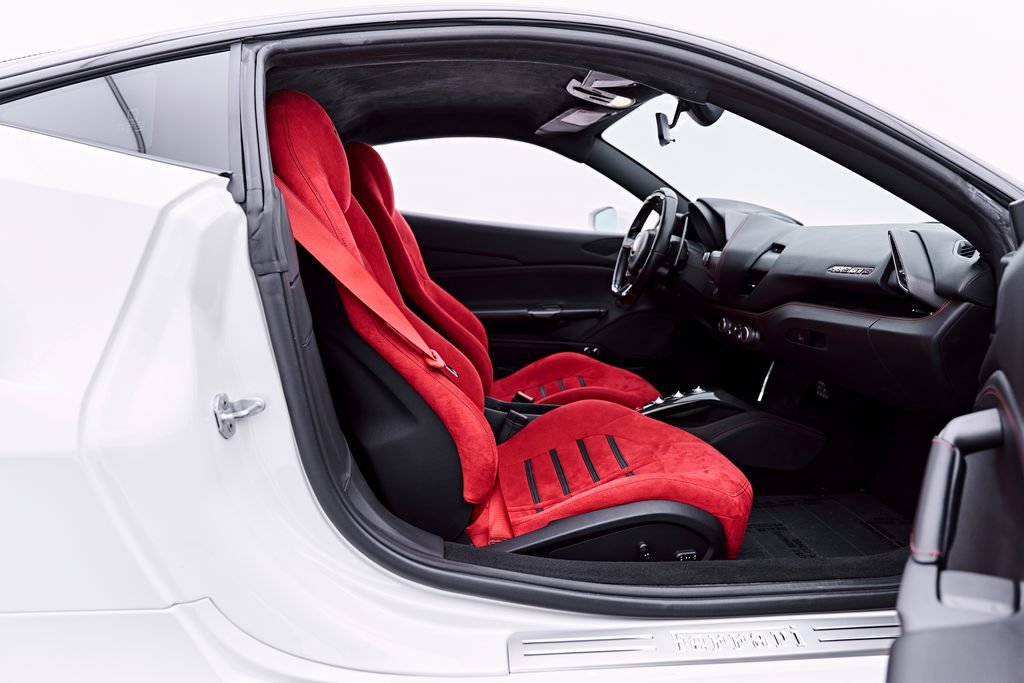 Used 2018 Ferrari 488 GTB RWD image 42