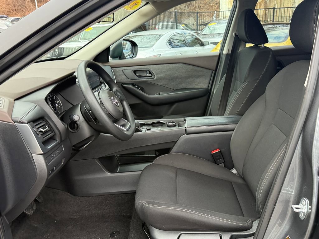 Used 2023 Nissan Rogue S image 15