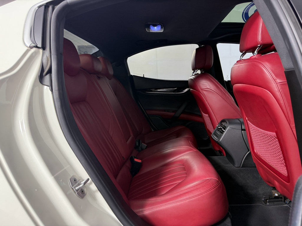 Used 2016 Maserati Ghibli Base image 14