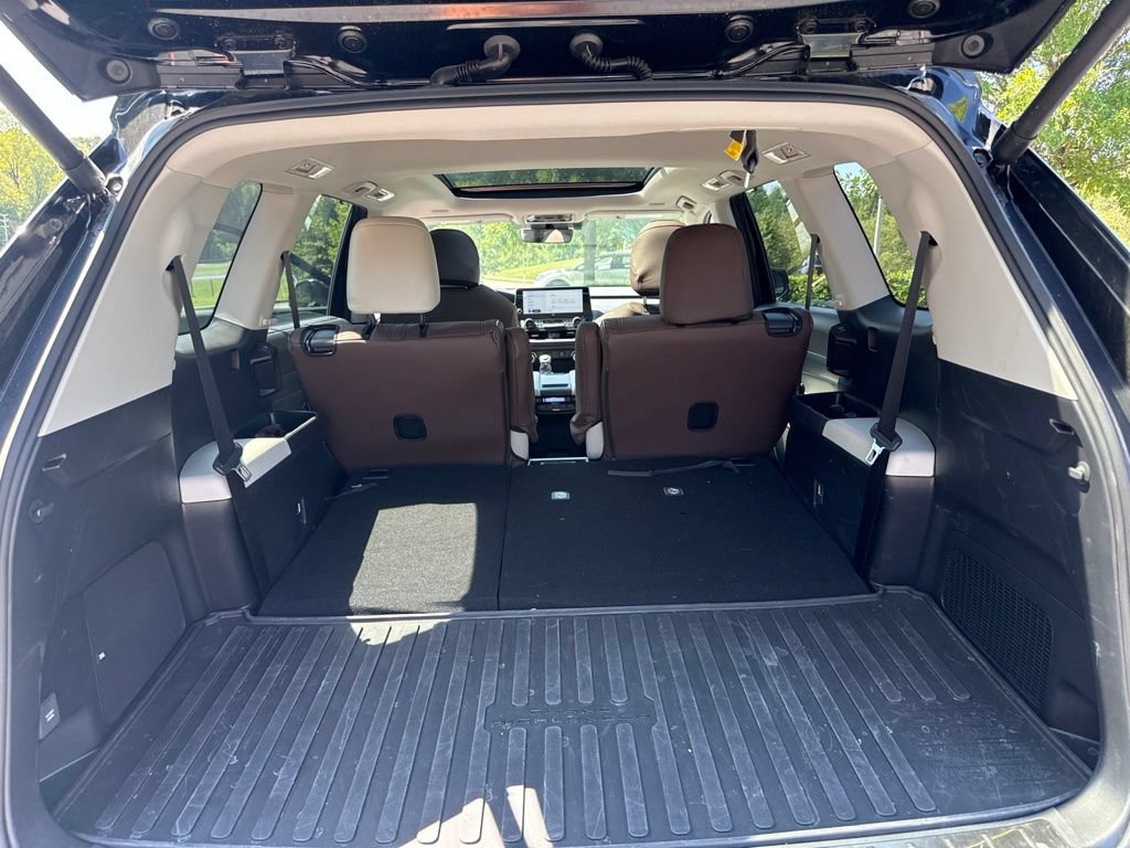 Used 2025 Toyota Grand Highlander AWD Hybrid image 11