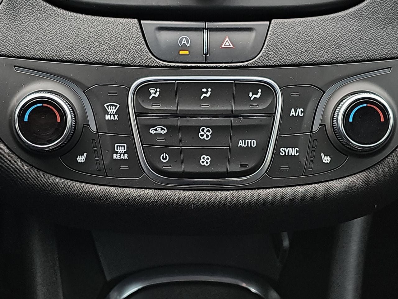 Used 2022 Chevrolet Malibu LT FWD image 25