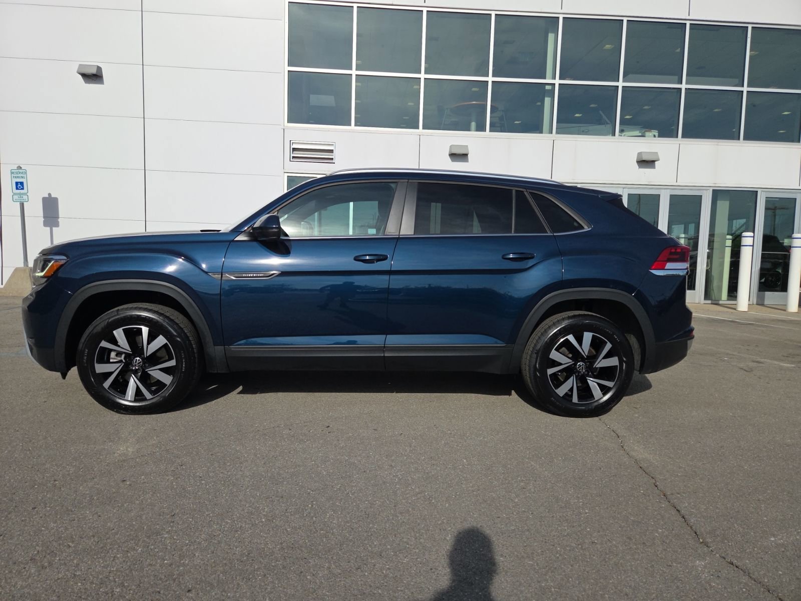 Certified 2023 Volkswagen Atlas Cross Sport SE AWD/4WD image 14