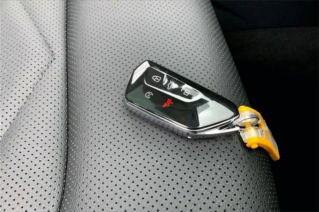 Used 2025 Volkswagen Atlas Peak Edition SE image 11