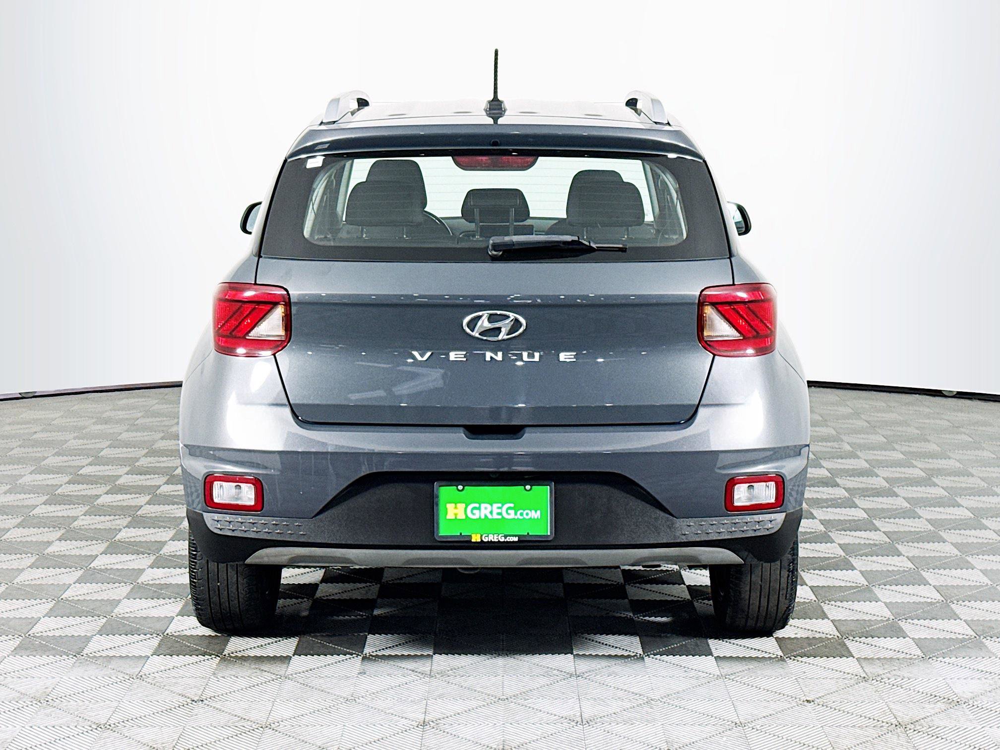 Used 2024 Hyundai Venue SEL image 8