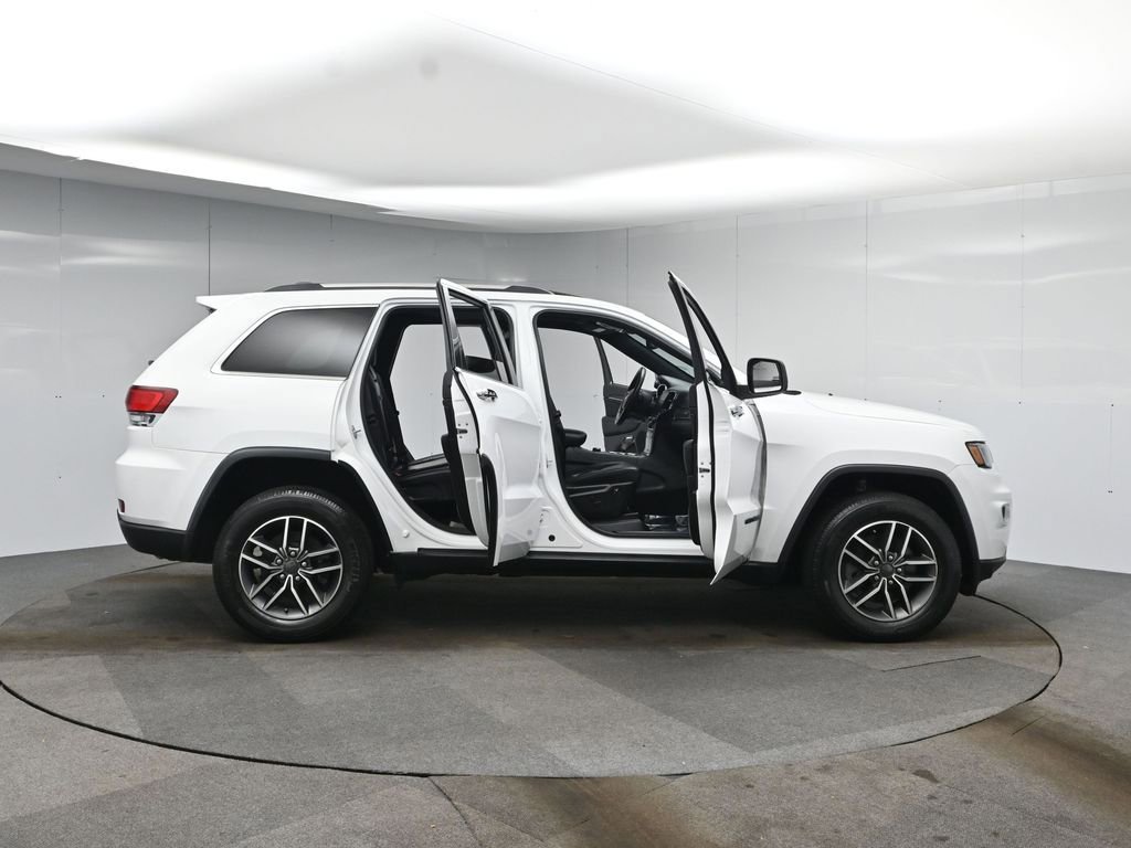 Used 2021 Jeep Grand Cherokee Limited w/ Premium Lighting Group image 56
