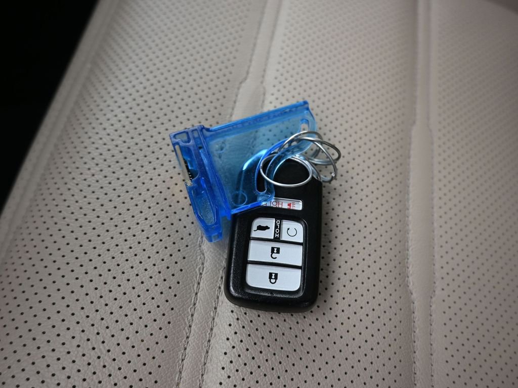 Used 2017 Honda CR-V Touring image 57