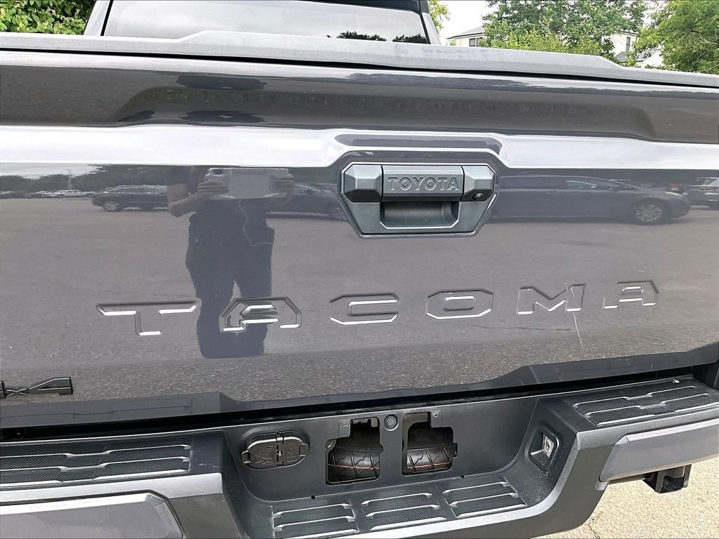 Used 2024 Toyota Tacoma TRD Off-Road AWD/4WD image 27