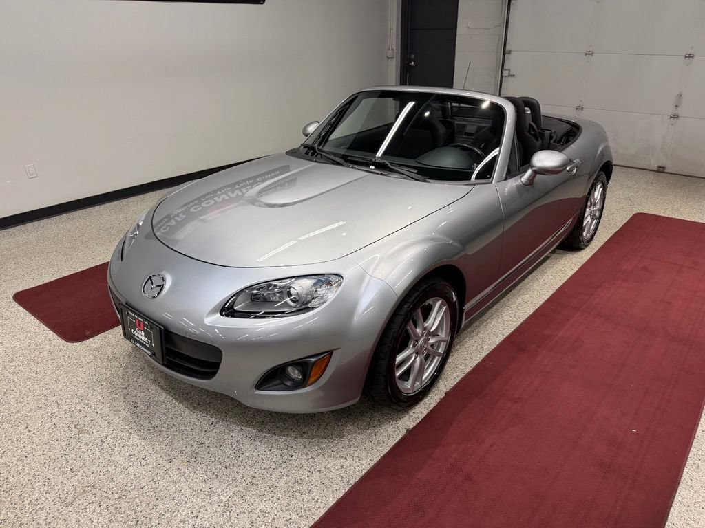 Used 2011 MAZDA MX-5 Miata Sport RWD image 4