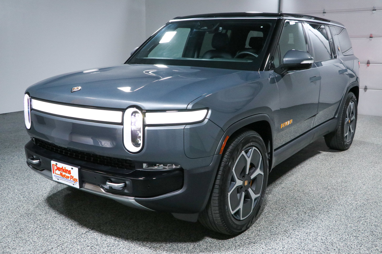 Used 2024 Rivian R1S Adventure AWD/4WD image 30