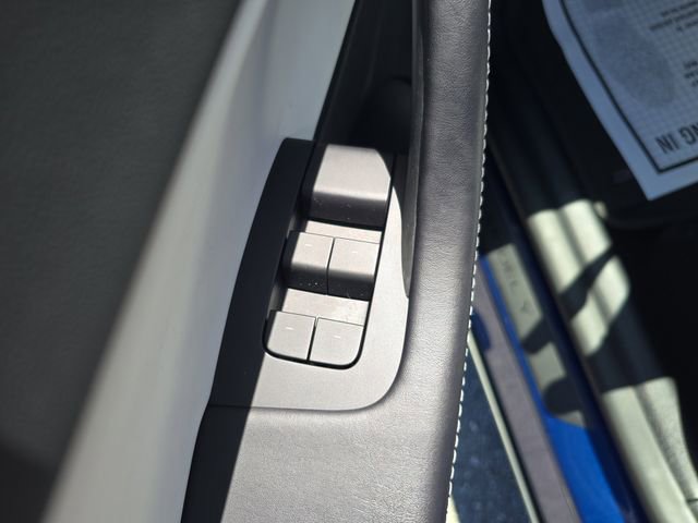 Used 2022 Tesla Model Y Long Range image 16