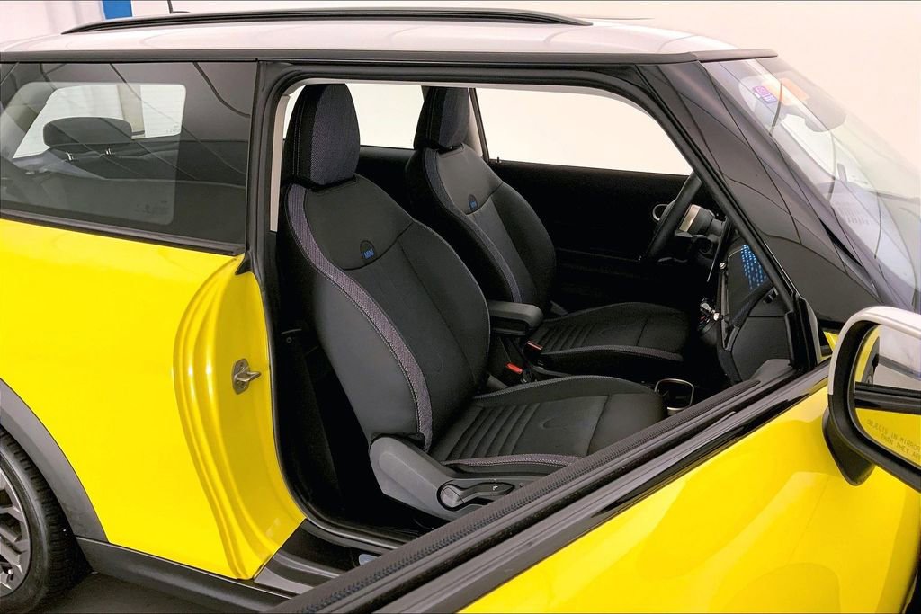 Certified 2025 MINI Cooper S image 6