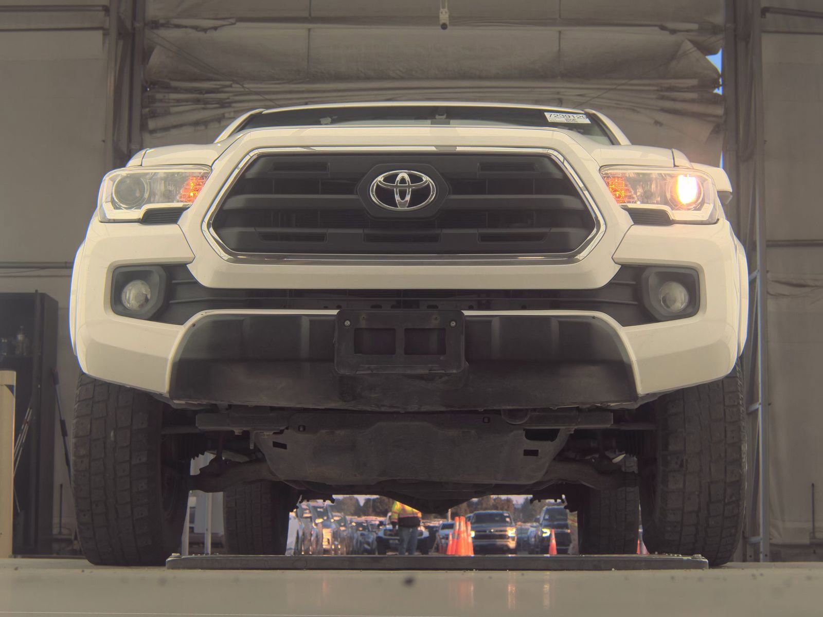 Used 2017 Toyota Tacoma SR5 image 3
