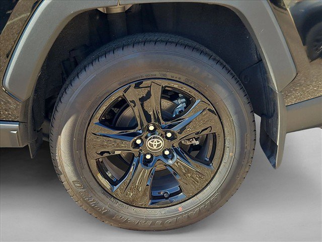 Used 2024 Toyota RAV4 XLE w/ Convenience Package FWD image 24