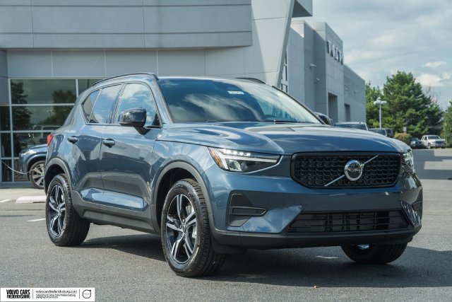 New 2026 Volvo XC40 B5 Core w/ Protection Package Premier AWD/4WD image 1