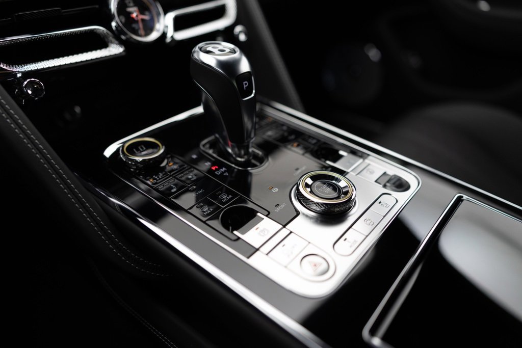 Used 2025 Bentley Flying Spur Plug-In Hybrid image 21