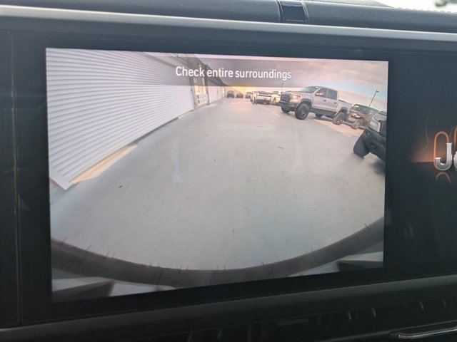 Used 2025 Jeep Wrangler Sahara image 18