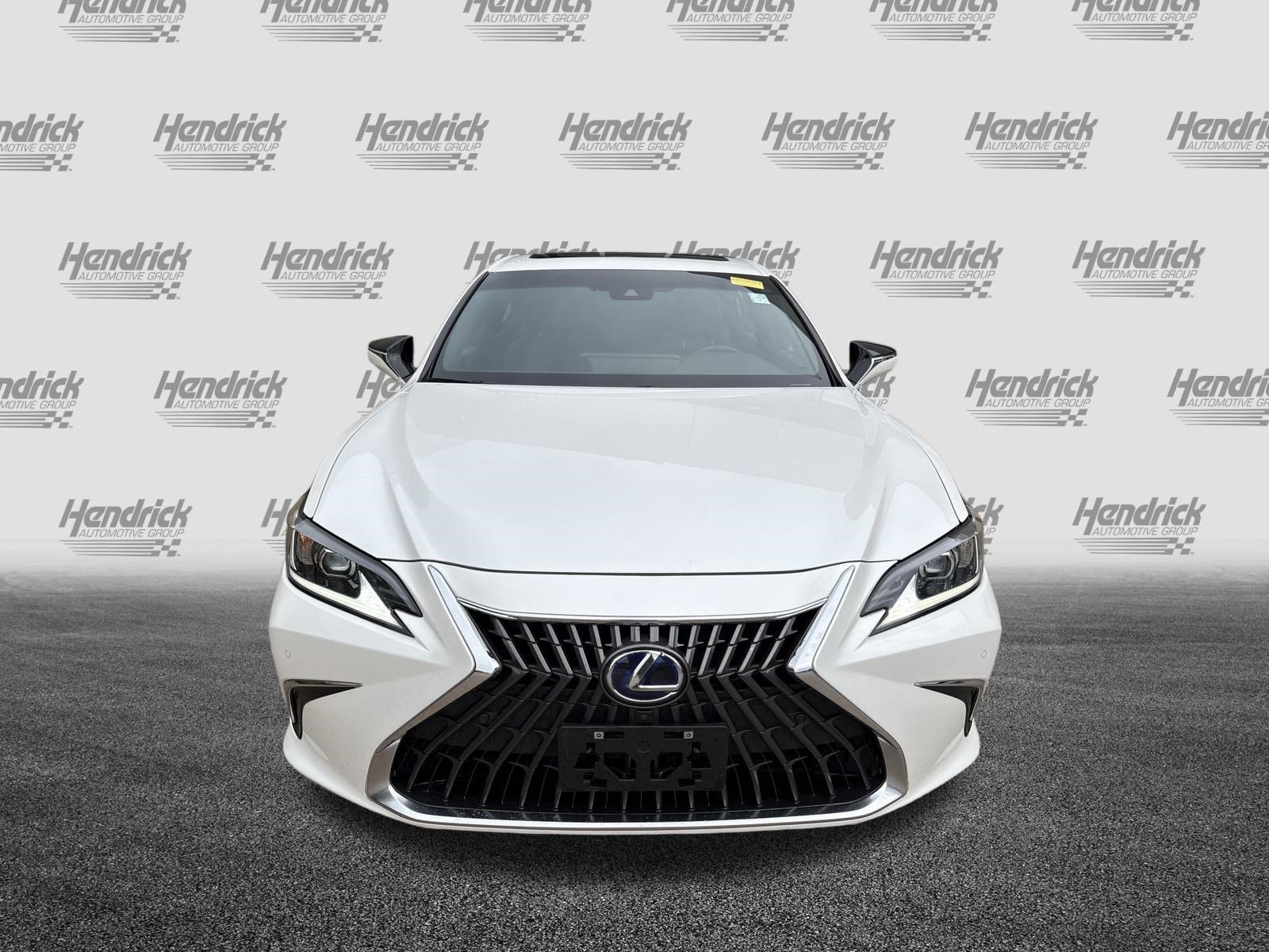 Certified 2022 Lexus ES 300h w/ Accessory Package FWD image 3