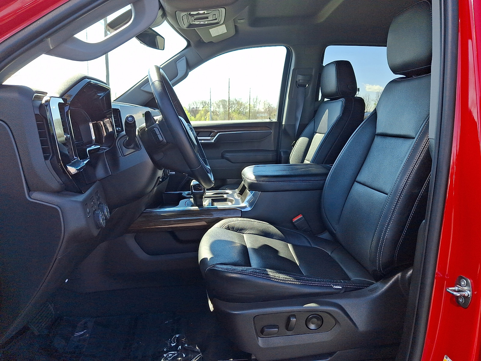 Used 2023 Chevrolet Silverado 1500 RST w/ Convenience Package II AWD/4WD image 15