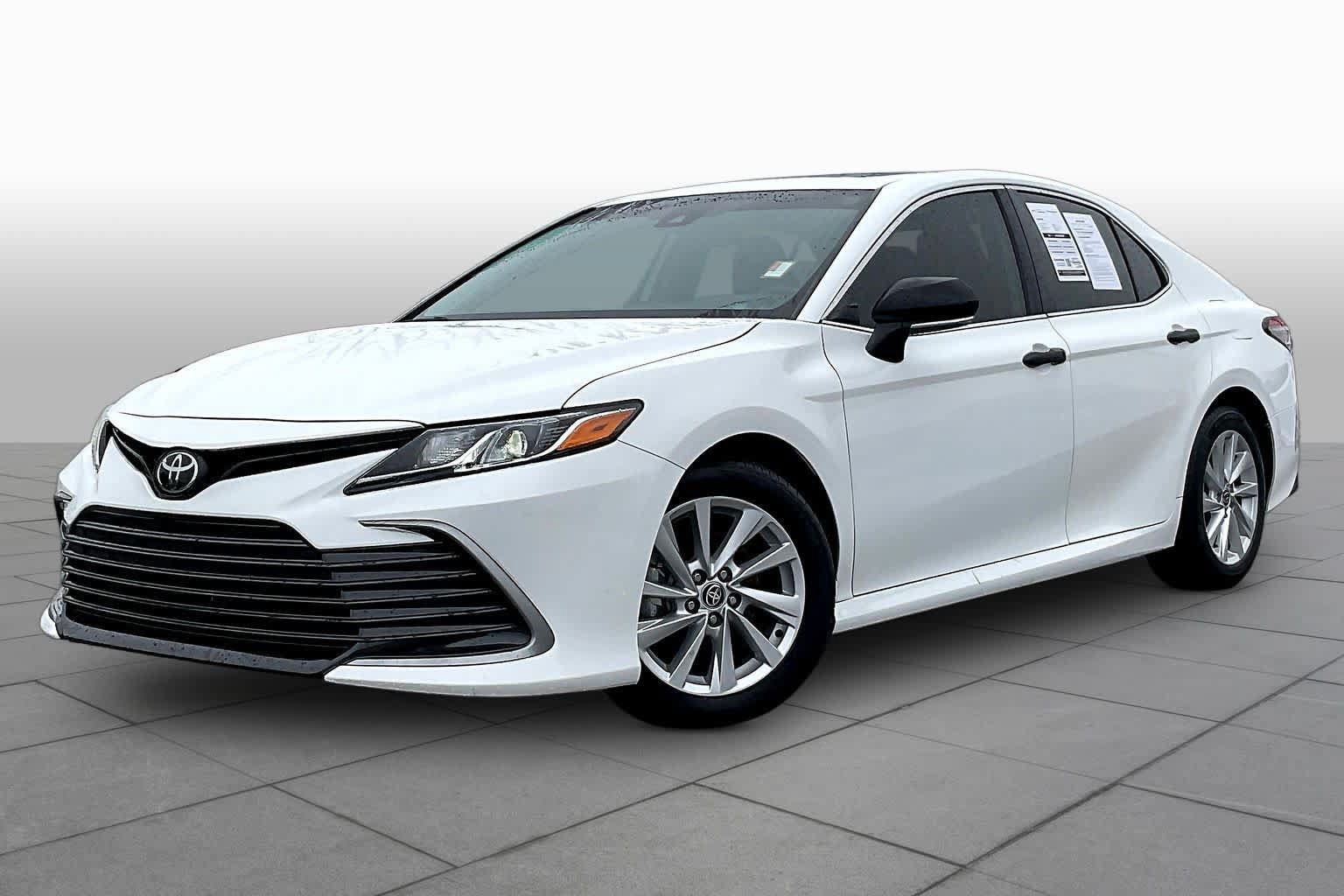Used 2024 Toyota Camry LE w/ Convenience Package FWD image 1